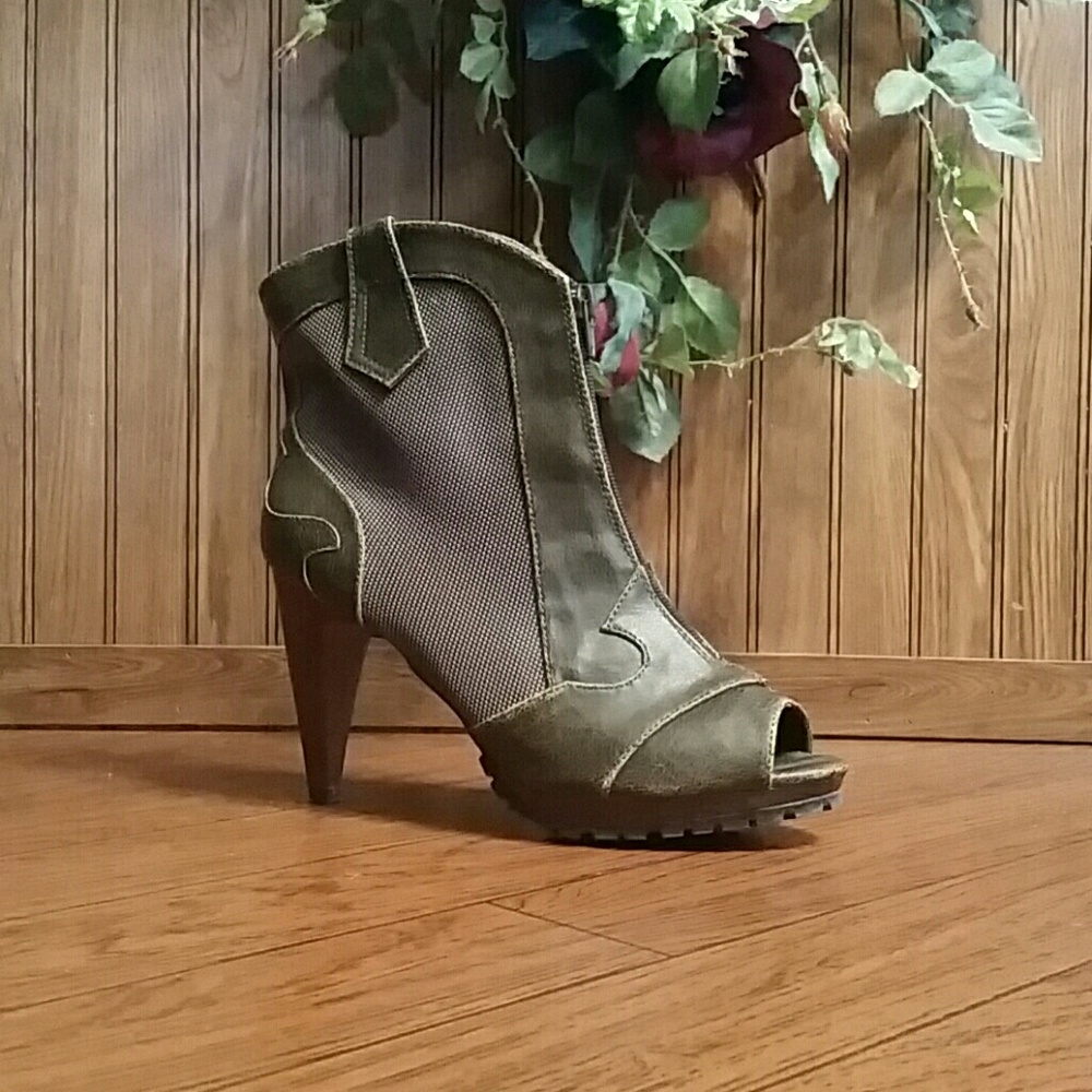 Front Zip Peep Toe Ankle Boots